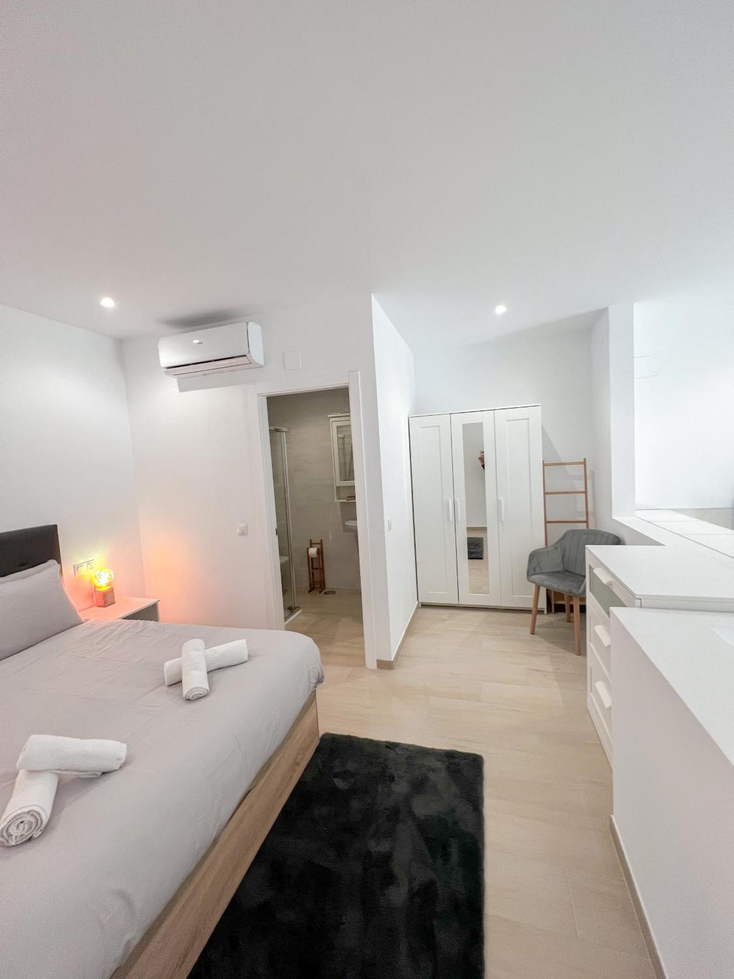 Cozy And Modern Family Flat Carihuela Apartment Torremolinos Bagian luar foto