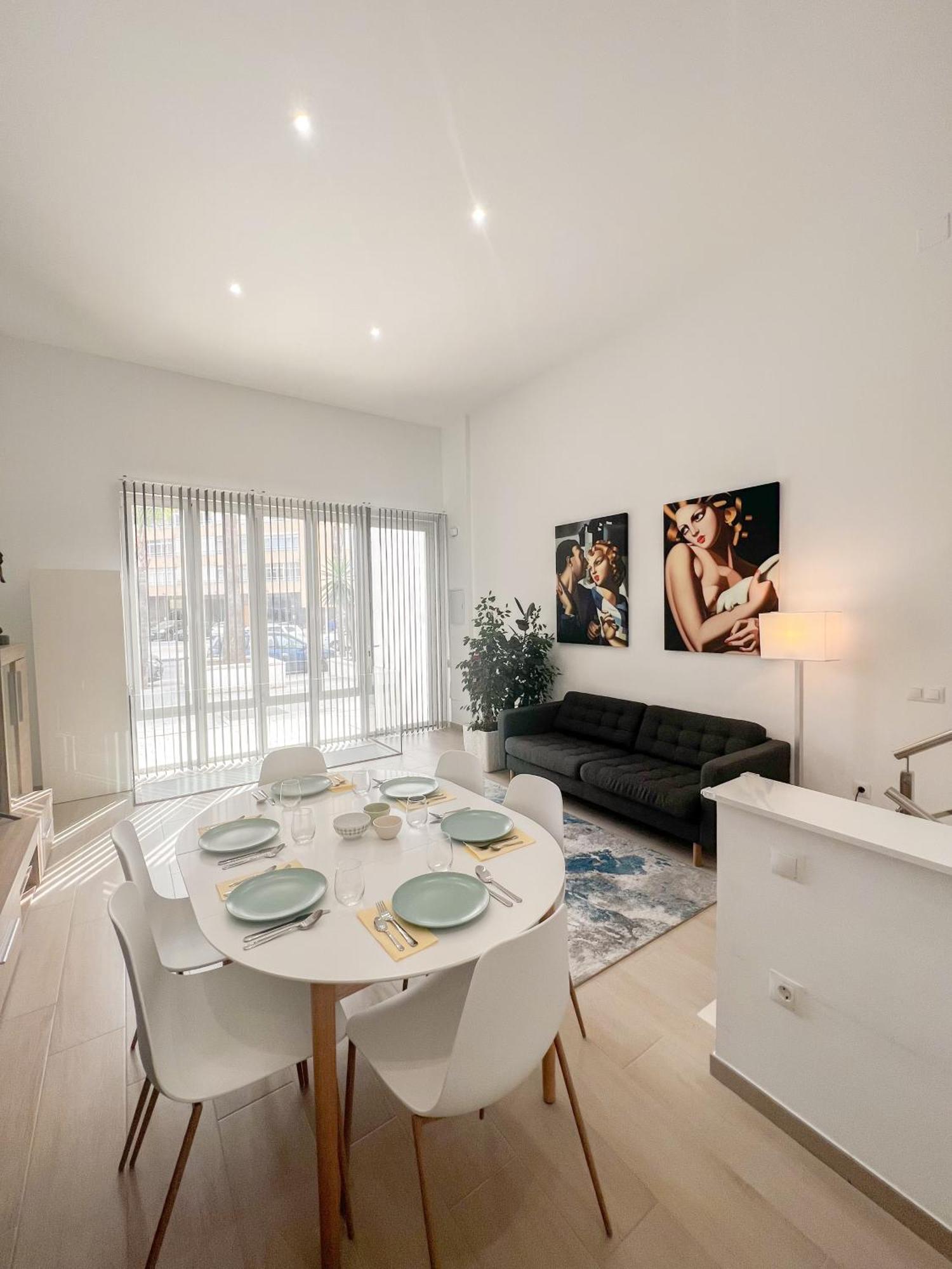Cozy And Modern Family Flat Carihuela Apartment Torremolinos Bagian luar foto