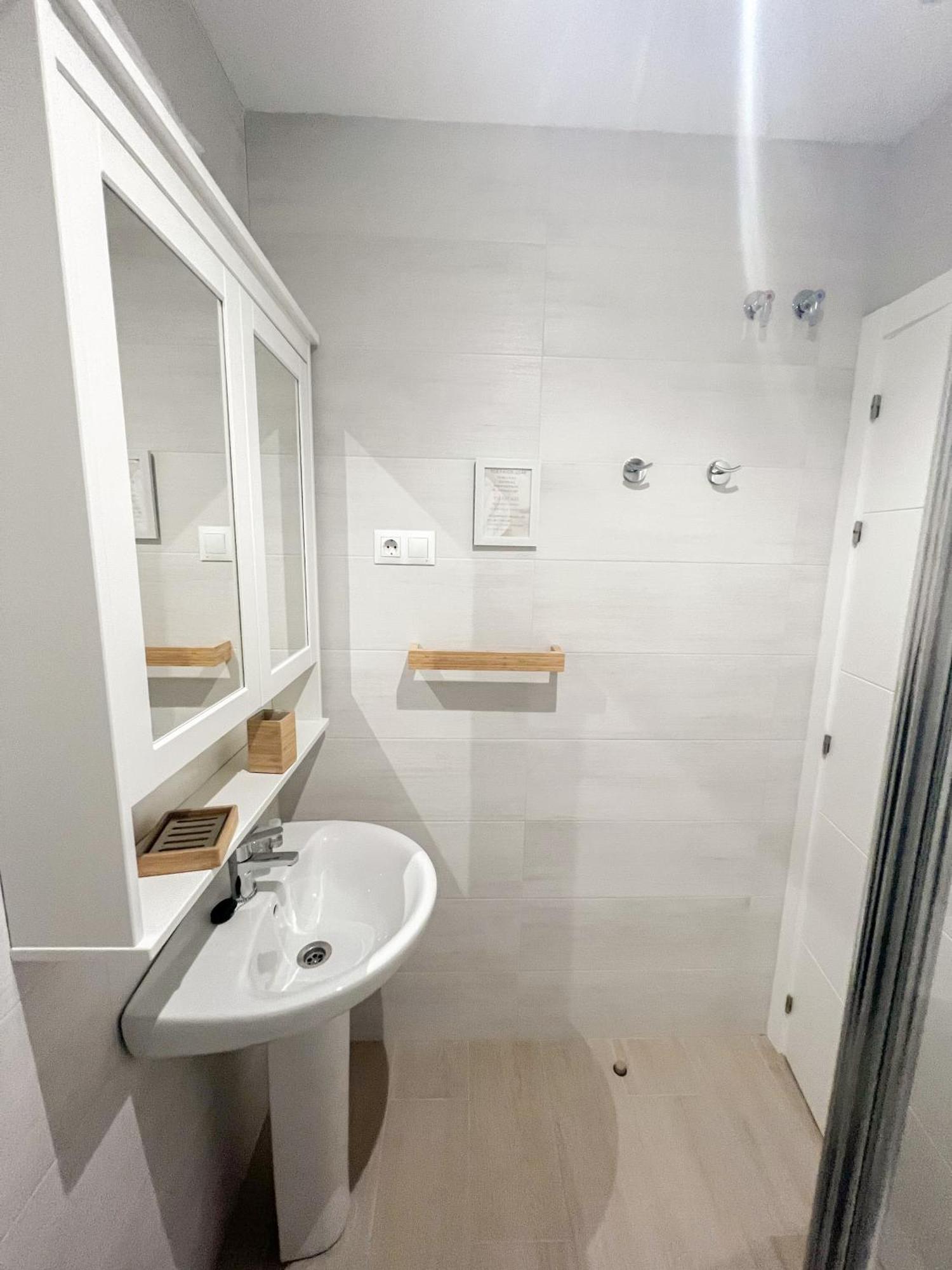 Cozy And Modern Family Flat Carihuela Apartment Torremolinos Bagian luar foto