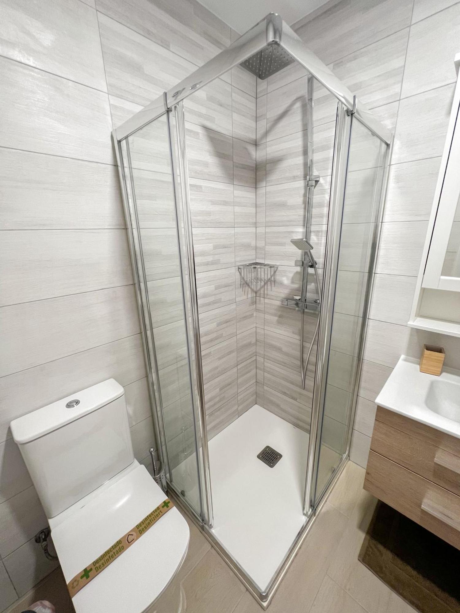 Cozy And Modern Family Flat Carihuela Apartment Torremolinos Bagian luar foto